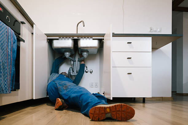 Professional Emergency Plumber technician working in Archie, MO